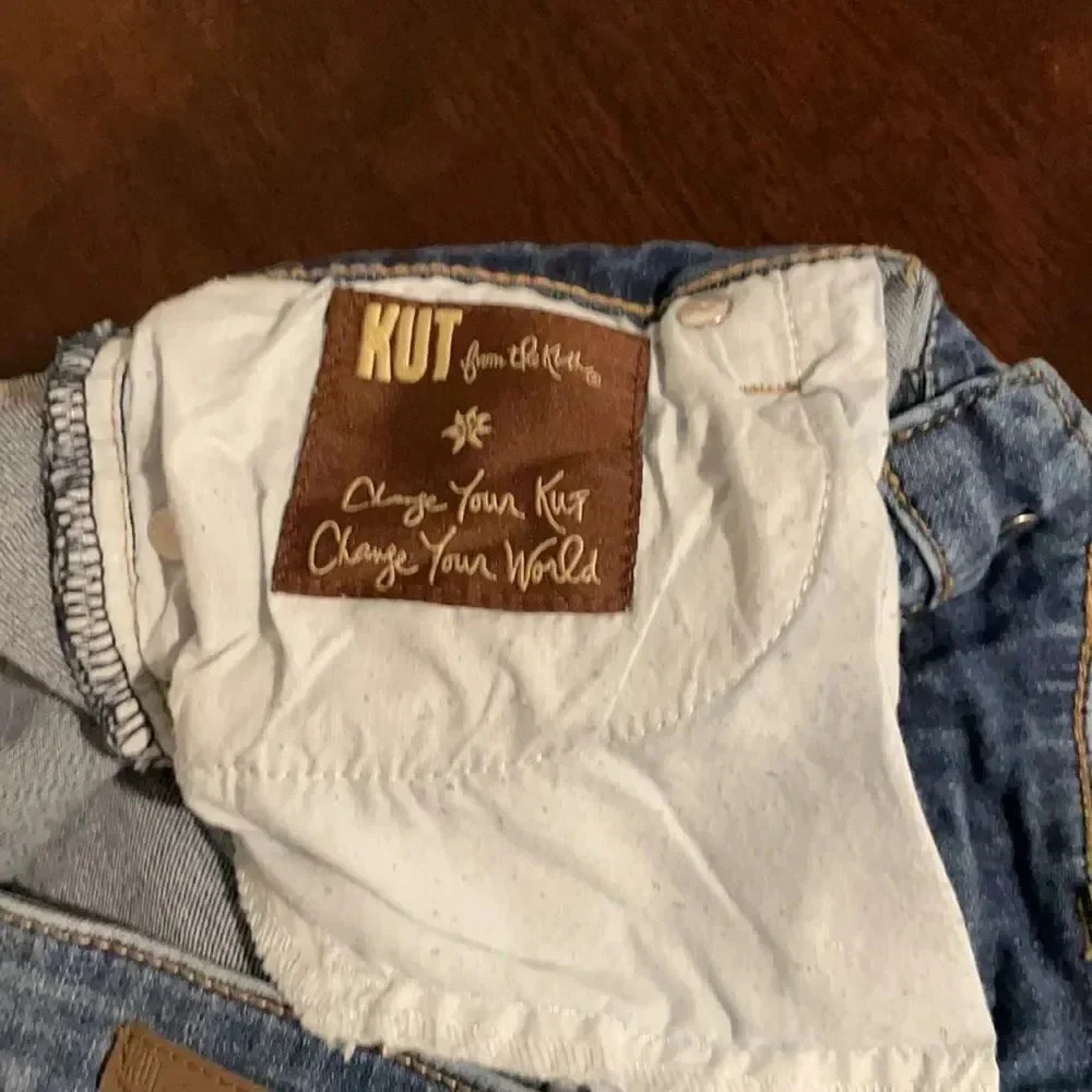 *Final Price* Kut from the Kloth Size 4 Distressed Jeans EUC Designer Celeb - Picture 6 of 6